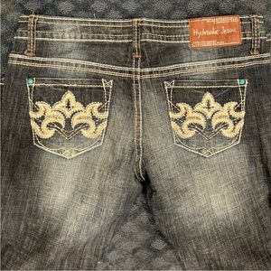 Hydraulic blue Wash Jeans with Embroidered Pockets